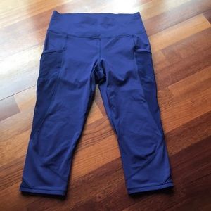 Lululemon cropped cobalt blue leggings